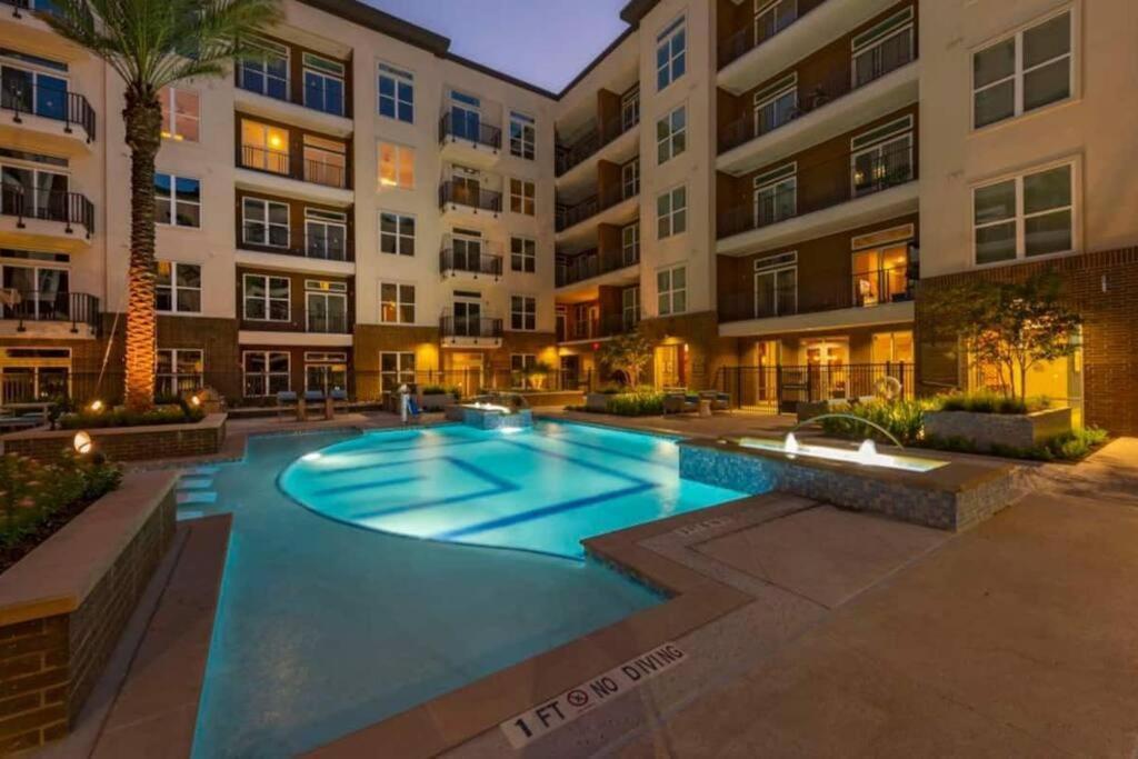 Luxury Apartment With King Bed And Pool And Free Parking 4 Houston Buitenkant foto