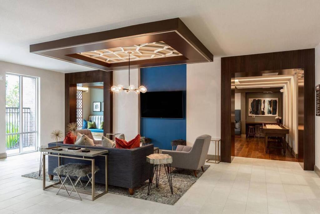 Luxury Apartment With King Bed And Pool And Free Parking 4 Houston Buitenkant foto