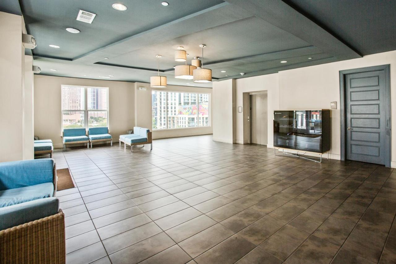 Luxury Apartment With King Bed And Pool And Free Parking 4 Houston Buitenkant foto